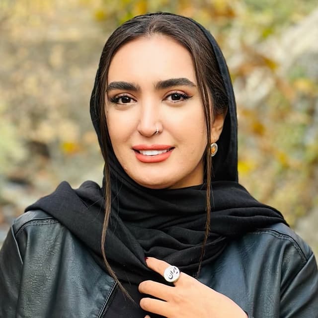  عکس پروفایل اینستاگرام افسانه بازیار / afsane__bazyar
