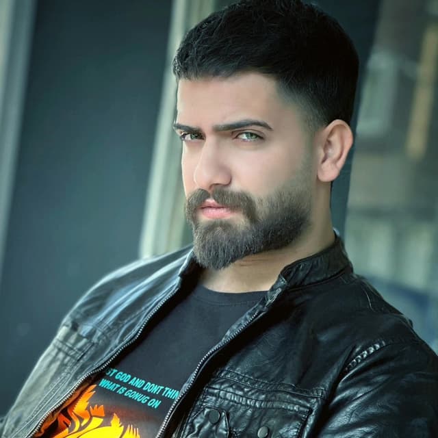  عکس پروفایل اینستاگرام احمد فتحی / ahmadfathiorg