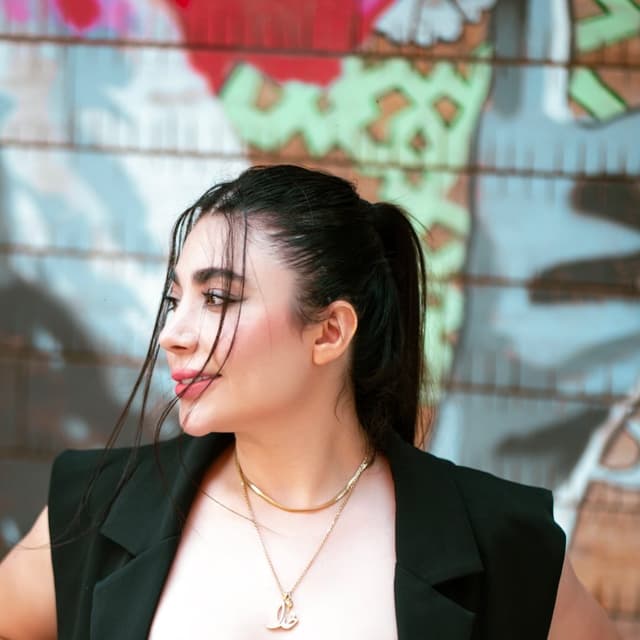  عکس پروفایل اینستاگرام آیدا زینلی / ayda_zeynali1
