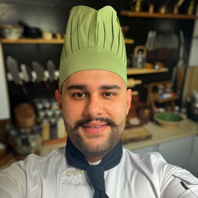  عکس پروفایل اینستاگرام شف صادق رستمی / chefsadegh.r