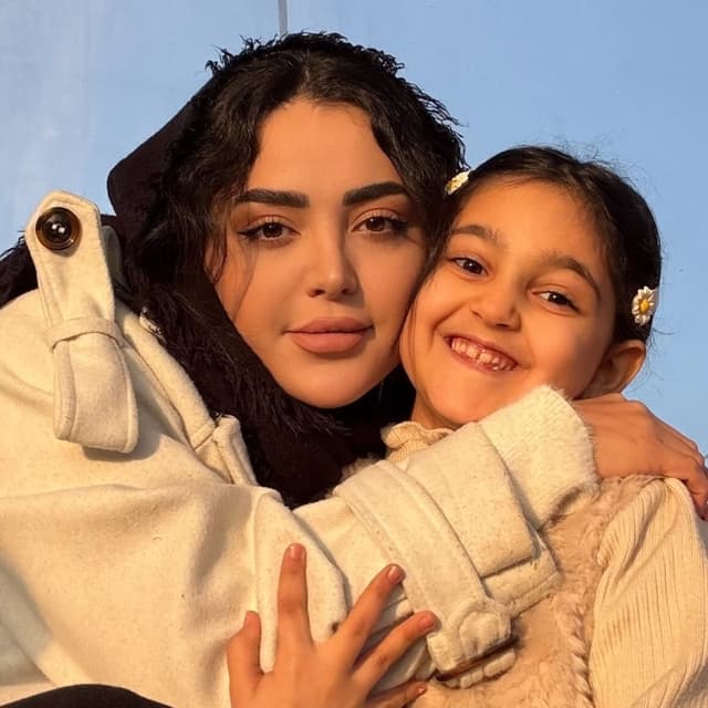  عکس پروفایل اینستاگرام الهه نصرتی / elahe_nr2
