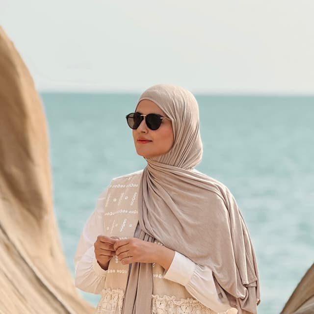  عکس پروفایل اینستاگرام زینب سادات / iizeynab