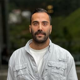  عکس پروفایل اینستاگرام محمد رضا / loghme_ 