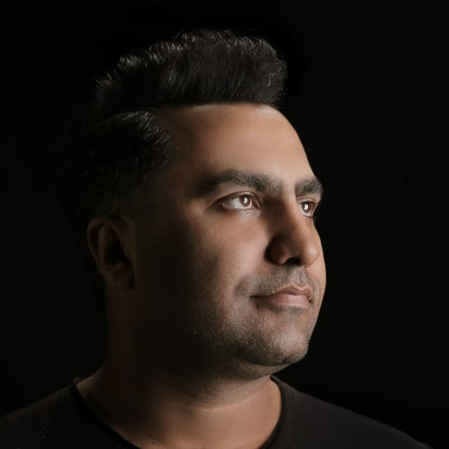  عکس پروفایل اینستاگرام مصطفی مومنی / mostafamomenii