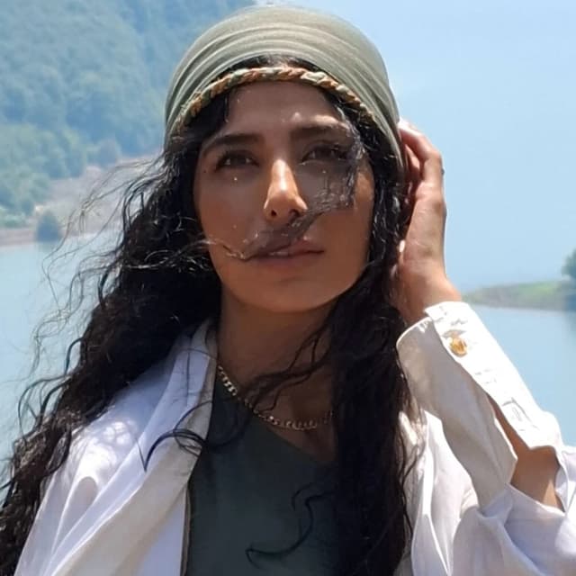  عکس پروفایل اینستاگرام سارا نجفی / sara_najafii22