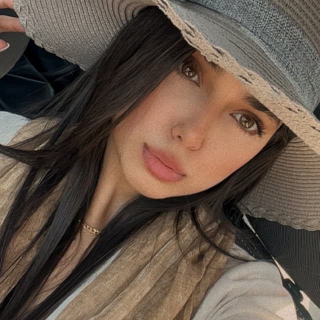  عکس پروفایل اینستاگرام سارا مقربي / saramogharabi_