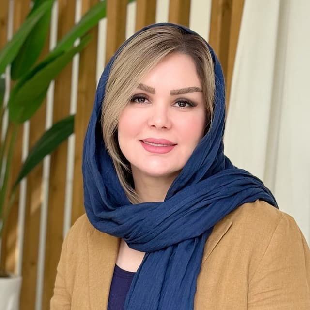  عکس پروفایل اینستاگرام وحیده علی حسینی / vahideh_a_h
