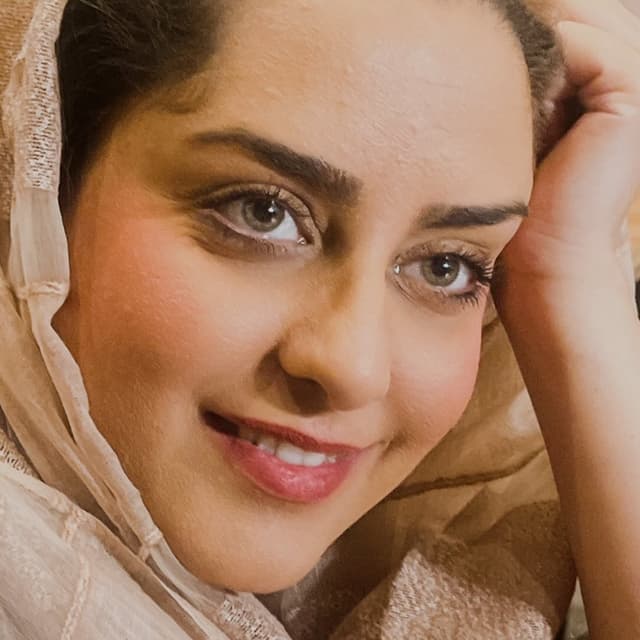 عکس پروفایل اینستاگرام زهرا شوقى / zahra_shoghi1