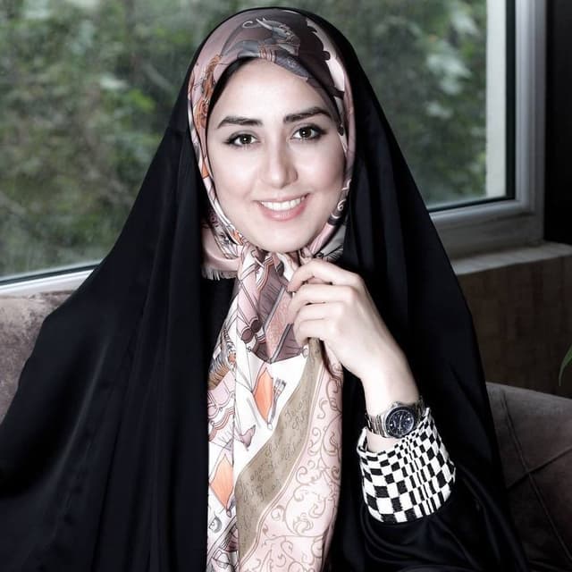  عکس پروفایل اینستاگرام زينب تقوایی / zeinabtaghvaei