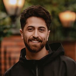 عکس پروفایل اینستاگرام علیرضا پویا / alirezaa_pouyaa