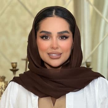 عکس پروفایل اینستاگرام لی لی رضایی / lilirezaeemakeup