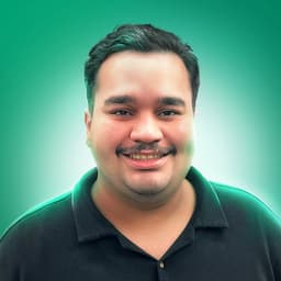 عکس پروفایل اینستاگرام مهدی مرتضوی / mahdi.mortazaviiiii