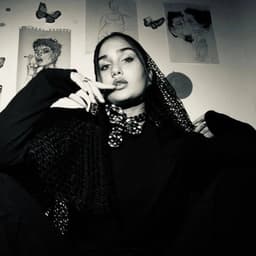 عکس پروفایل اینستاگرام مهرآفاق صدقی / mehrafagh._.sedghii