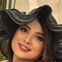 عکس پروفایل اینستاگرام روشنک عجمیان / roshanakajamian